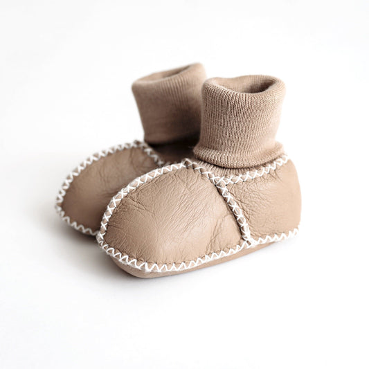 Baby 🎁 cozy booties| tan (100% off) Finn + Emma