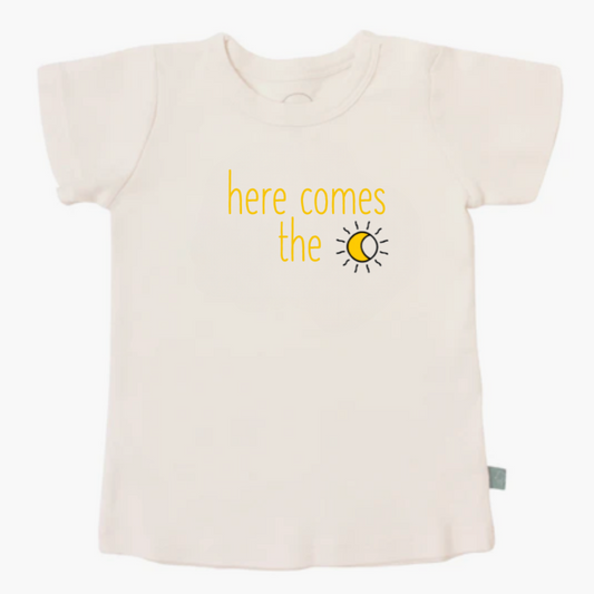 graphic tee | here comes the sun