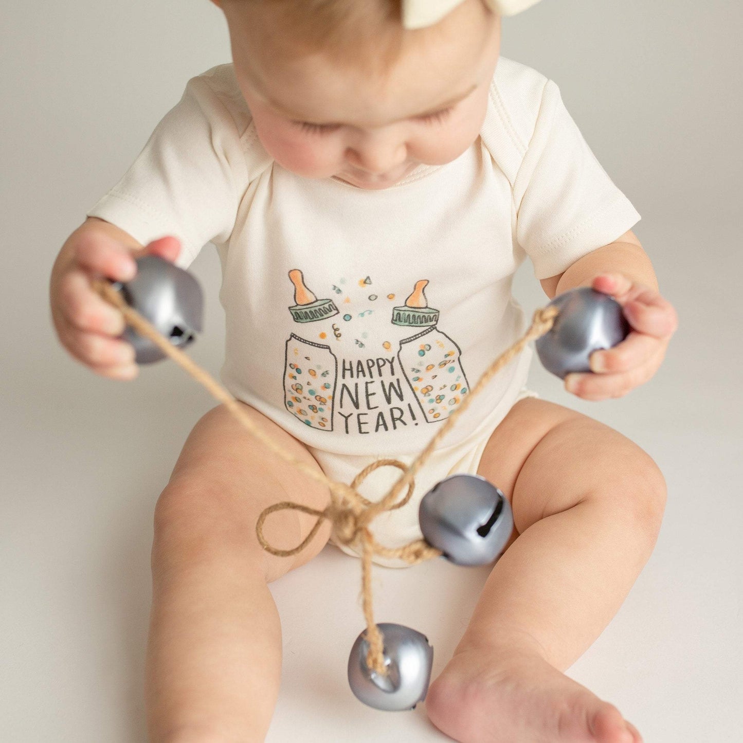 Baby graphic bodysuit | poppin bottles finn + emma