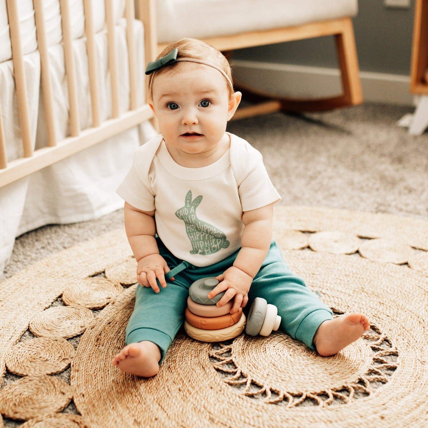 Baby graphic bodysuit | hippy hoppy finn + emma