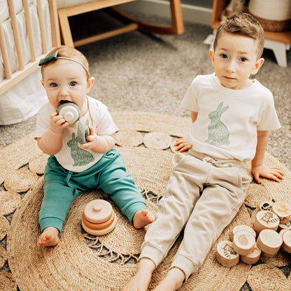 Baby graphic tee | hippy hoppy finn + emma