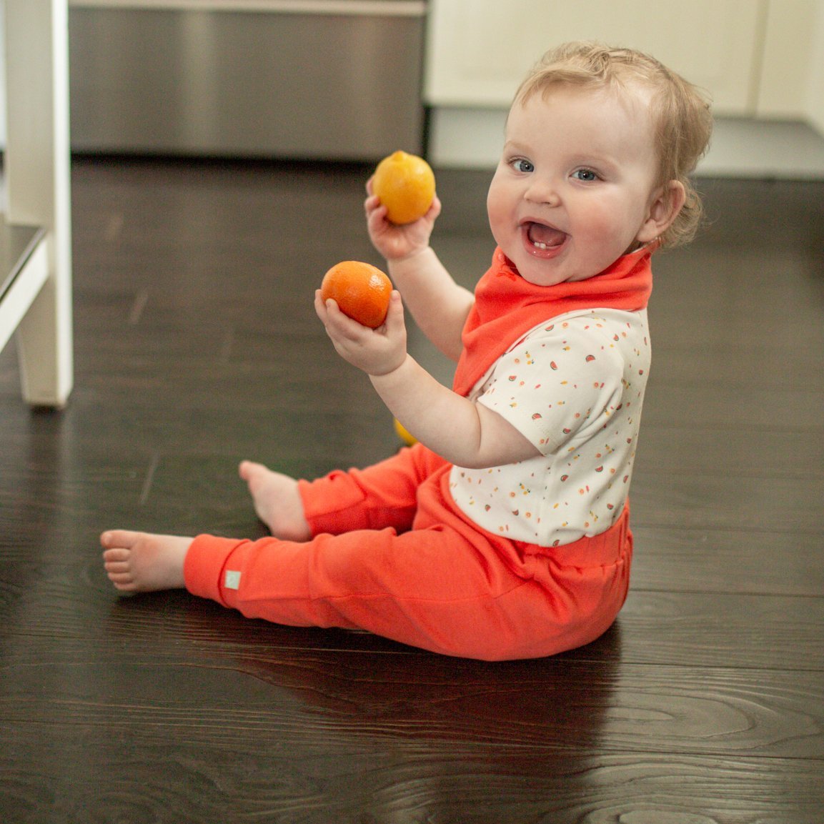 Baby kerchief bib | tutti frutti finn + emma